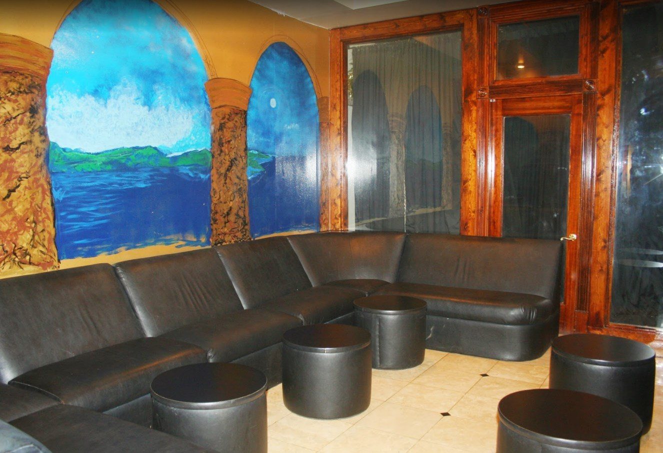 Michael's Fine Food & Beautiful Women - Nightclub in Broussard, United States