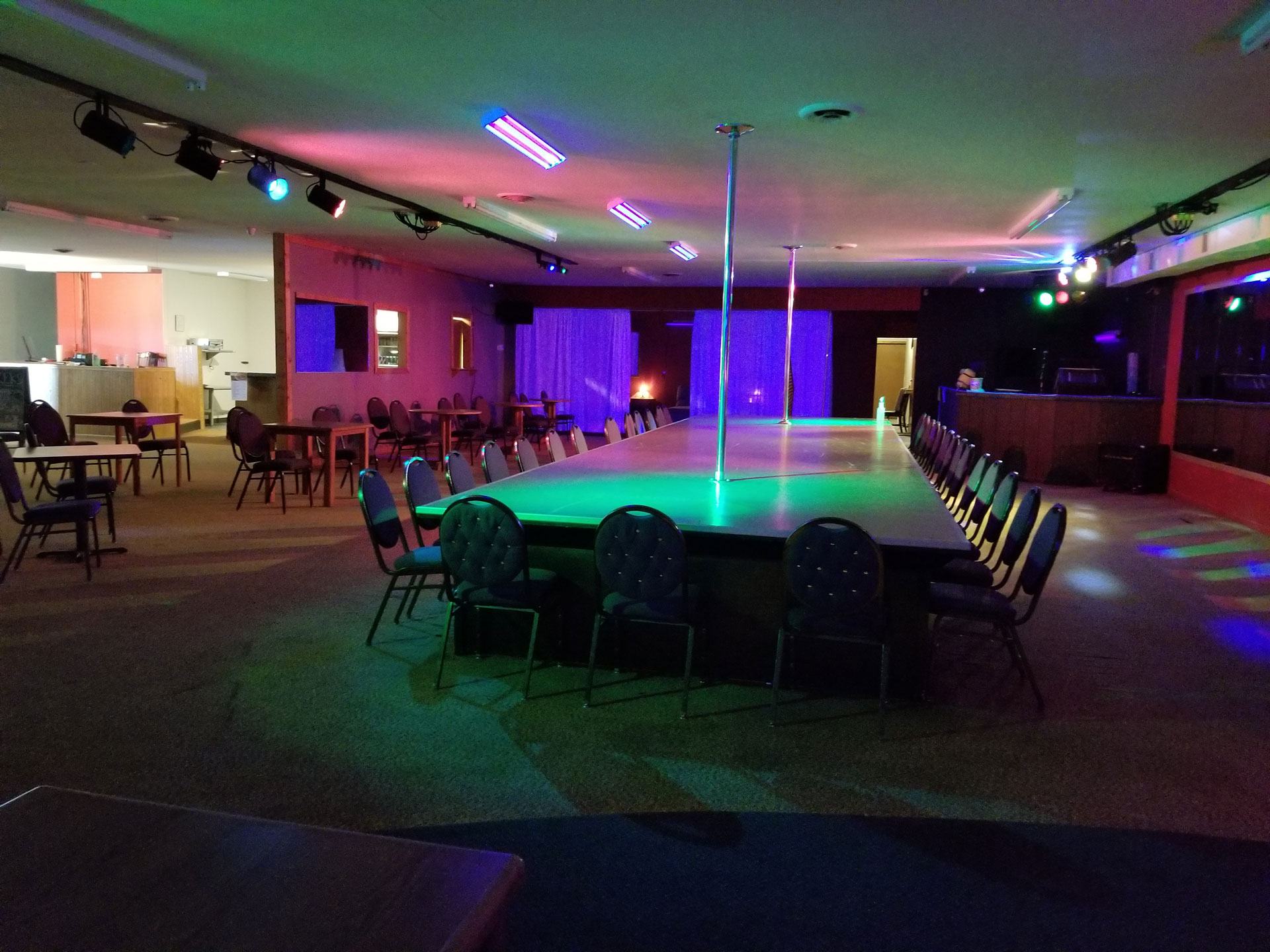 Lookers - Nightclub in Carlos, United States