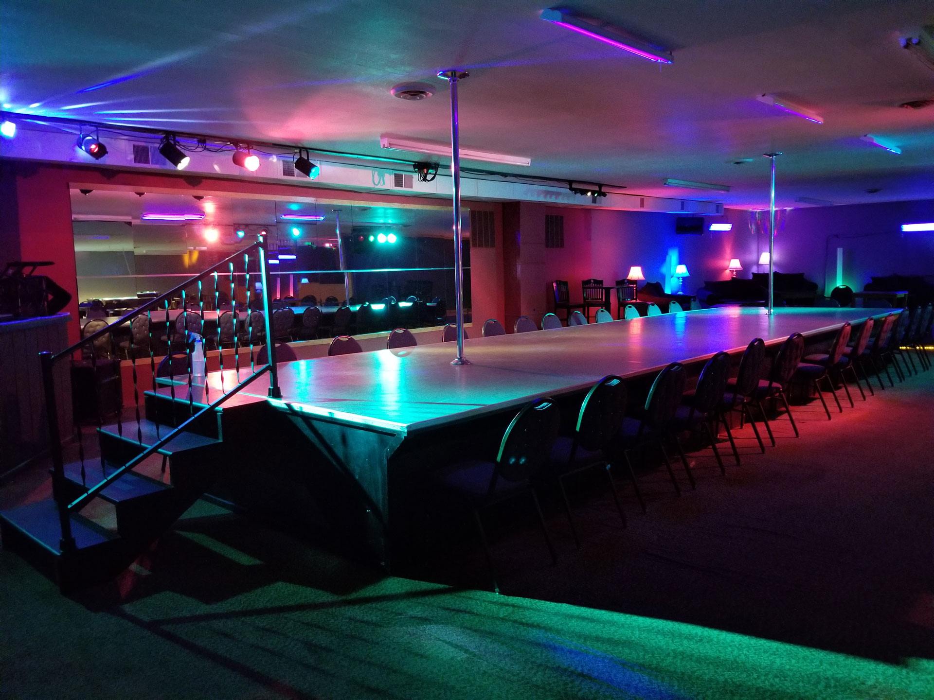Lookers - Nightclub in Carlos, United States