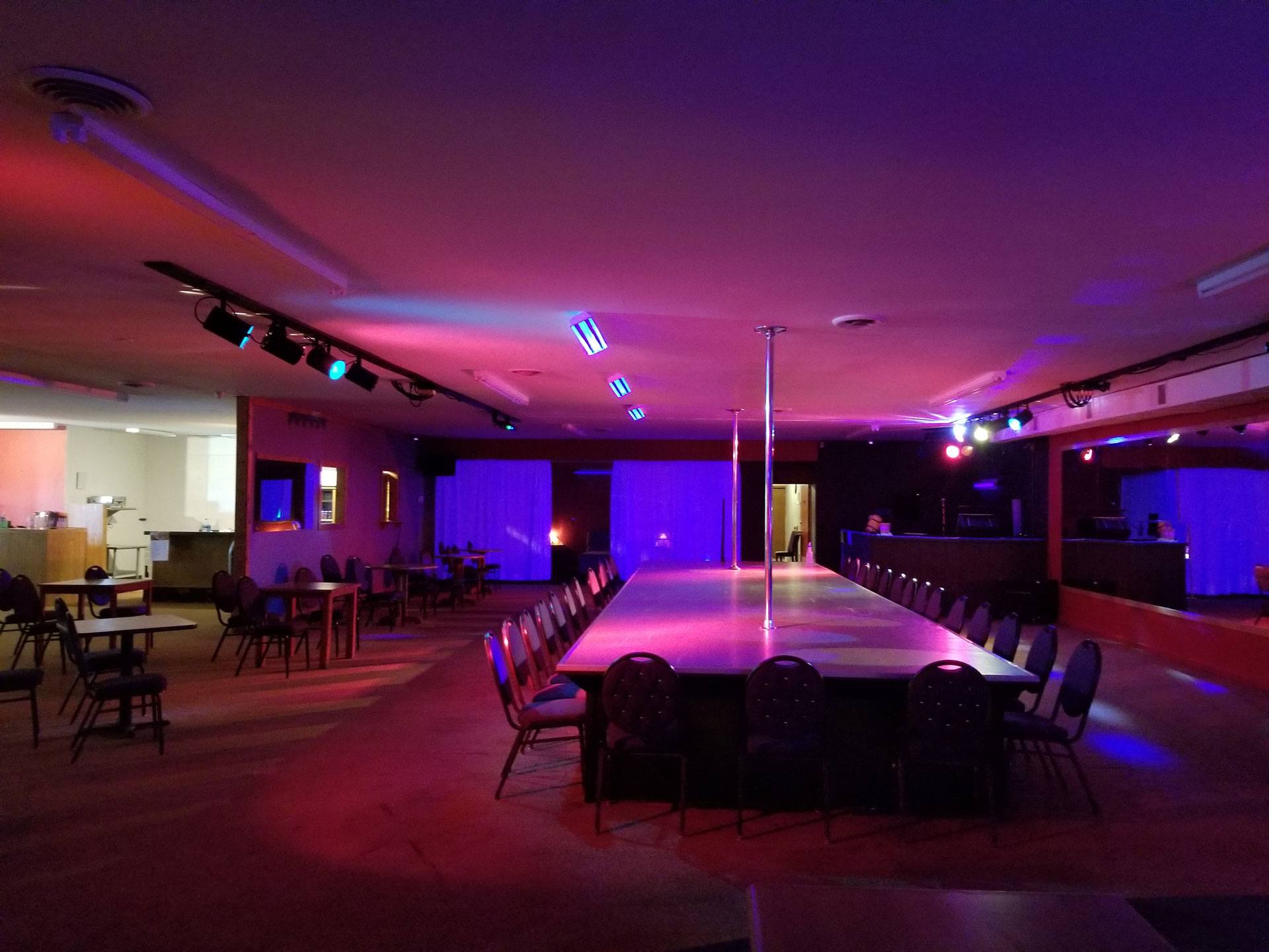Lookers - Nightclub in Carlos, United States