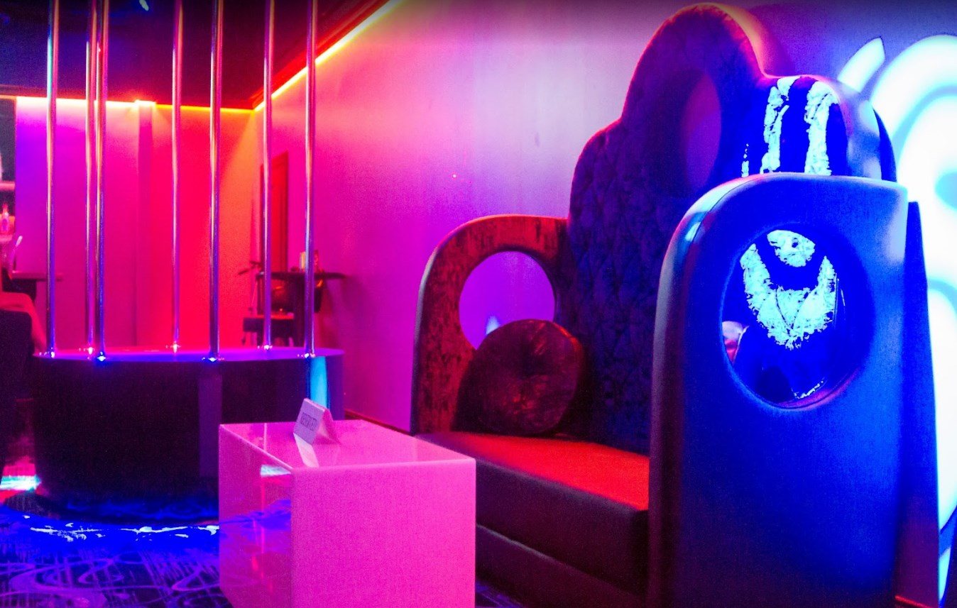 Pure Gold Premier Gentlemen`s Club Of Raleigh - Nightclub in Cary, United States