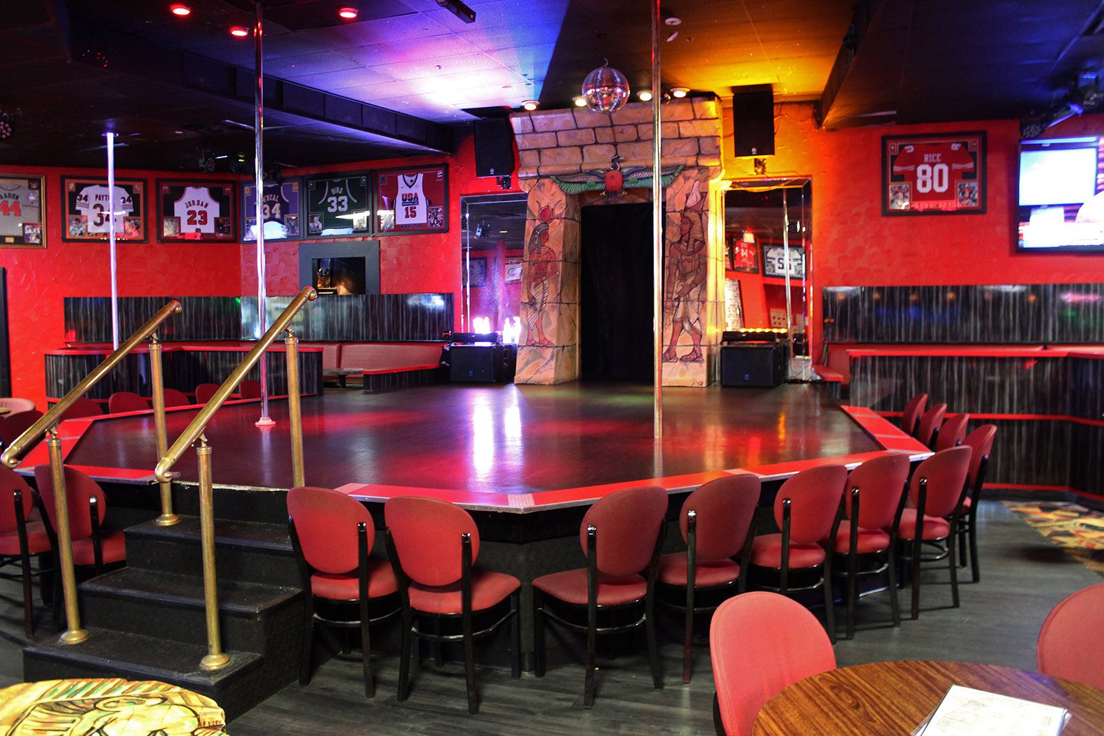 Pharaoh's Gentlemen's Club - Nightclub in Cheektowaga, United States