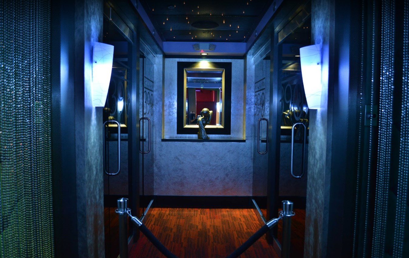 Club390 - Nightclub in Chicago Heights, United States