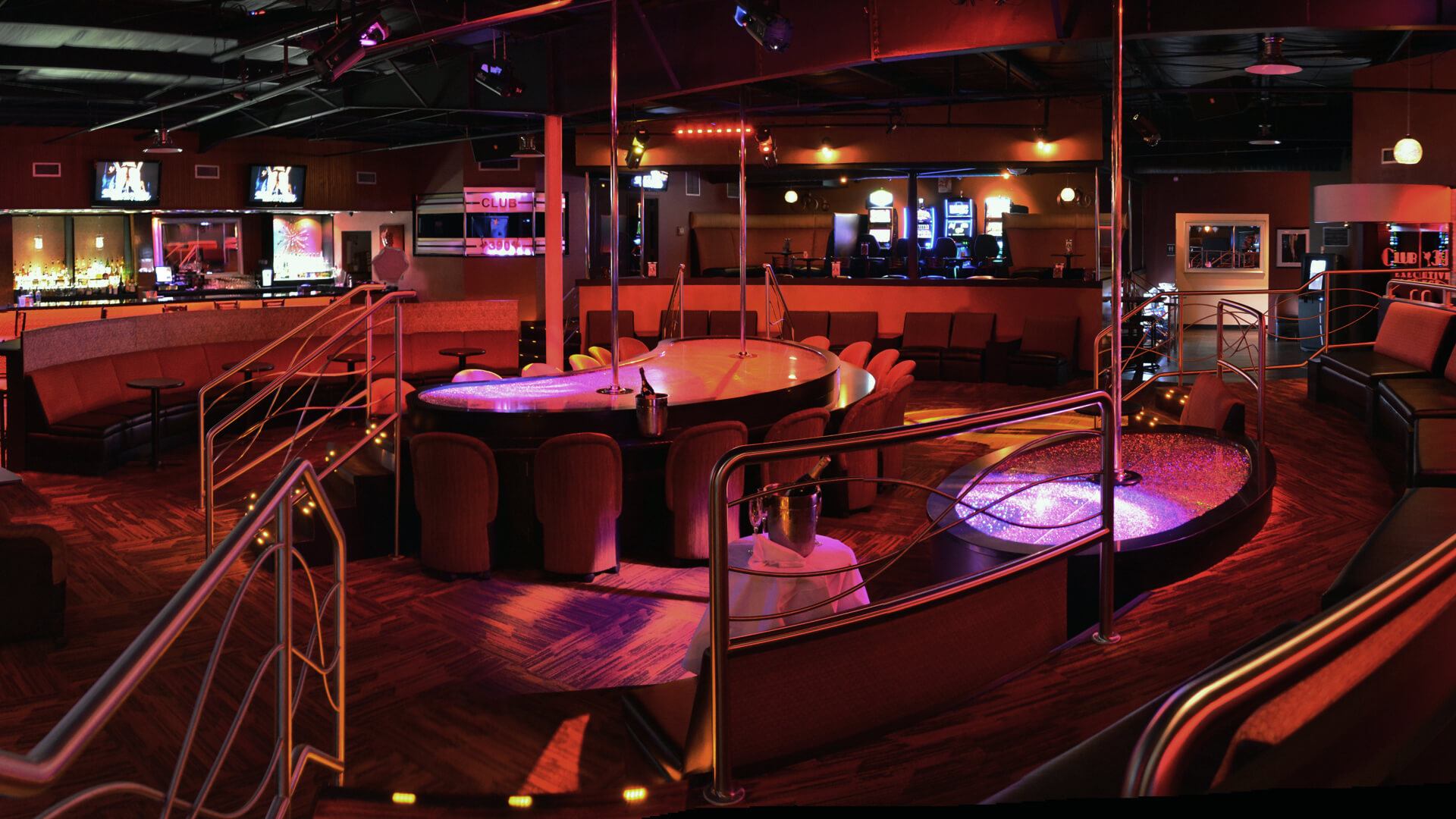 Club390 - Nightclub in Chicago Heights, United States