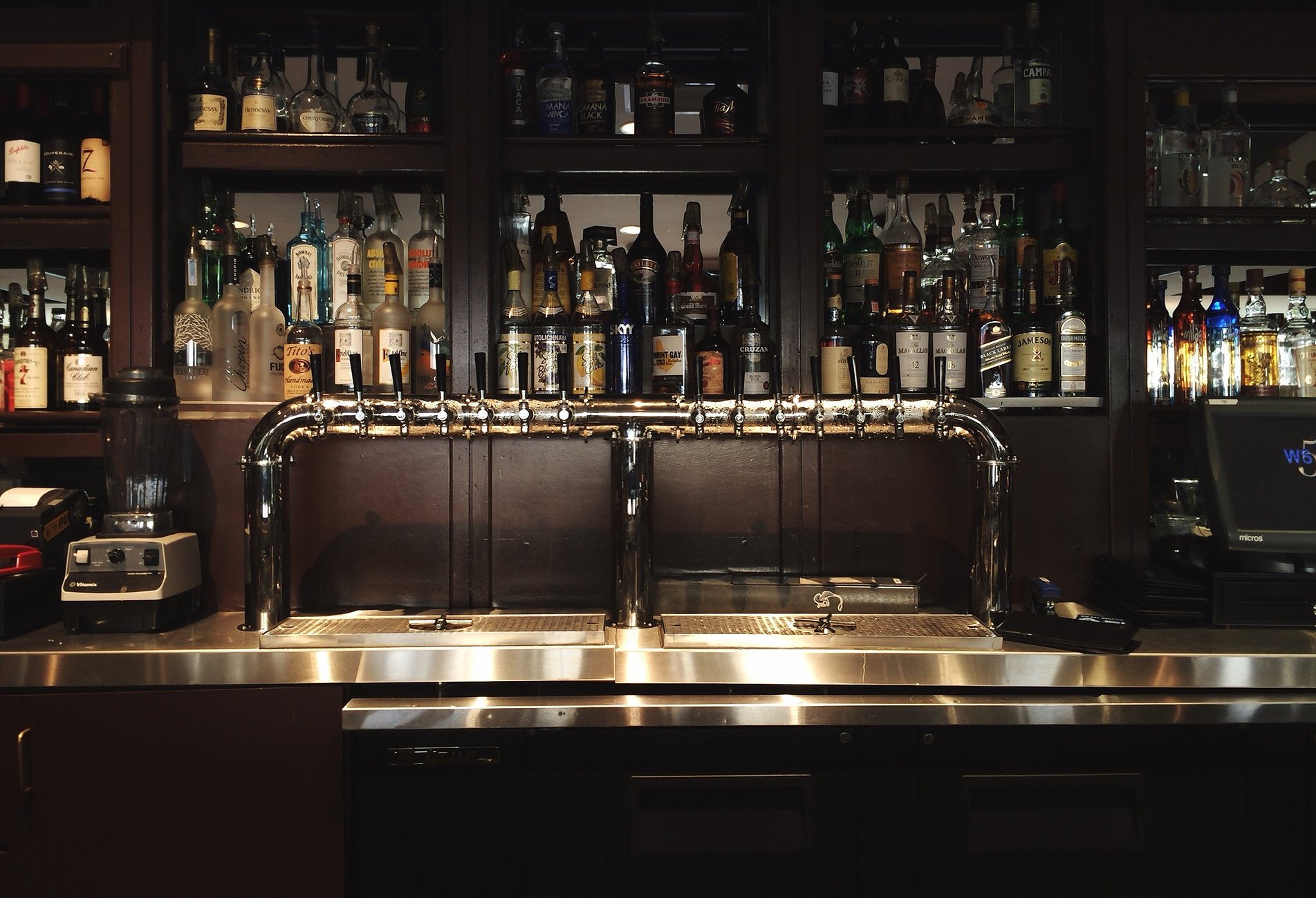 Alibi inn - Nightclub in Cleveland, United States