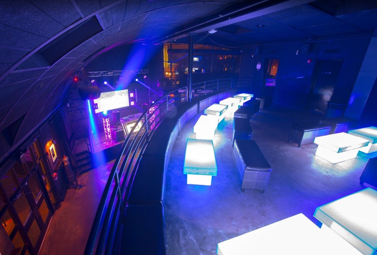 Social Bar And Lounge - Swinger Club in Columbia, United States