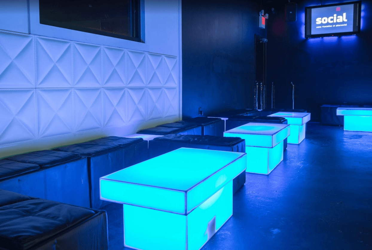Social Bar And Lounge - Swinger Club in Columbia, United States