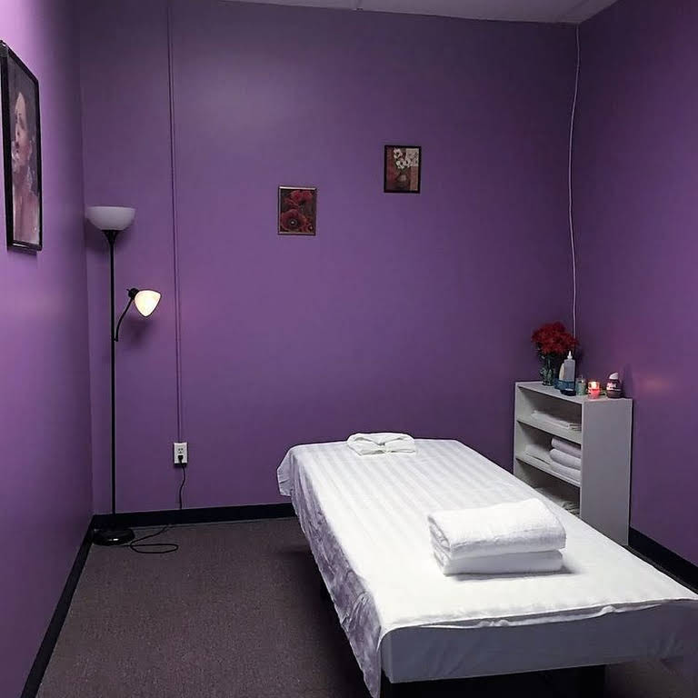 Eastern Lily Massage - Erotic Massage in Columbus, United States