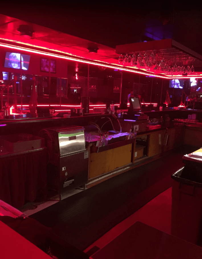 Lipstix - Nightclub in Council Bluffs, United States