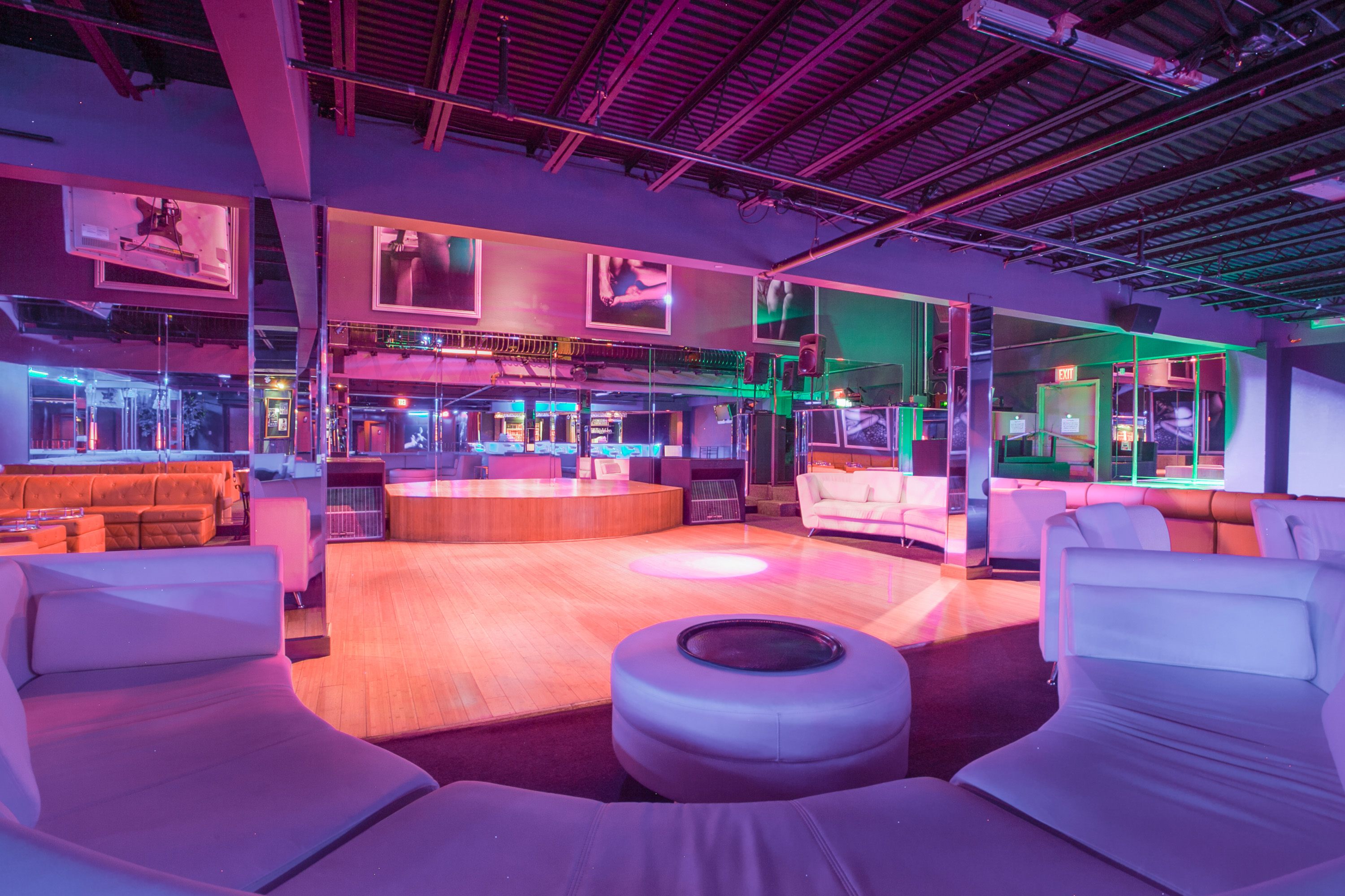 Colette - Dallas - Swinger Club in Dallas, United States