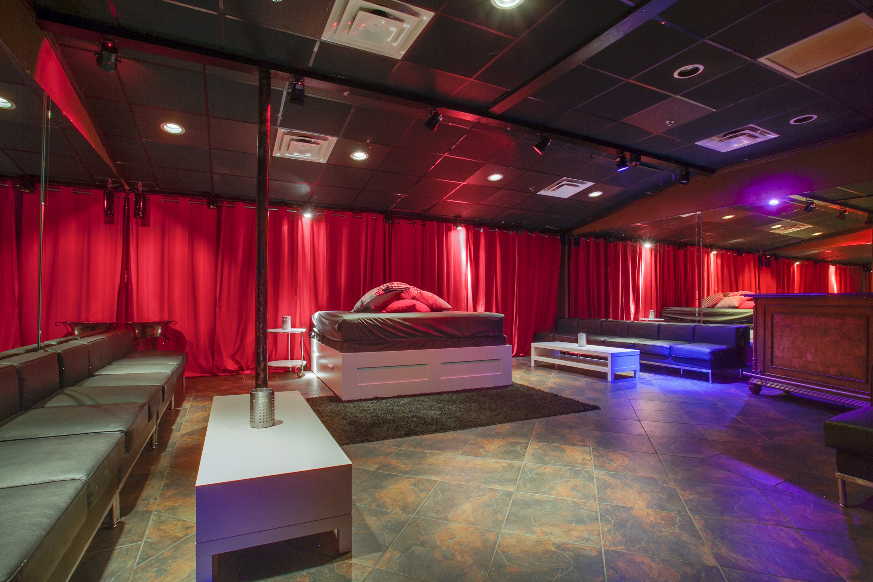 Colette - Dallas - Swinger Club in Dallas, United States