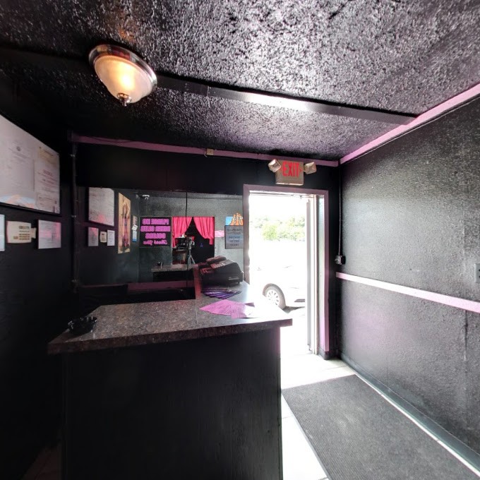Dixie's Gentlemen's Club - Nightclub in Deland, United States