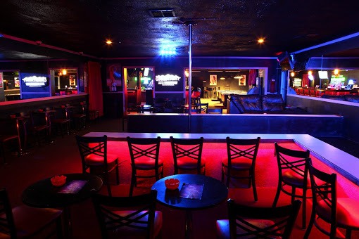 Dixie's Gentlemen's Club - Nightclub in Deland, United States