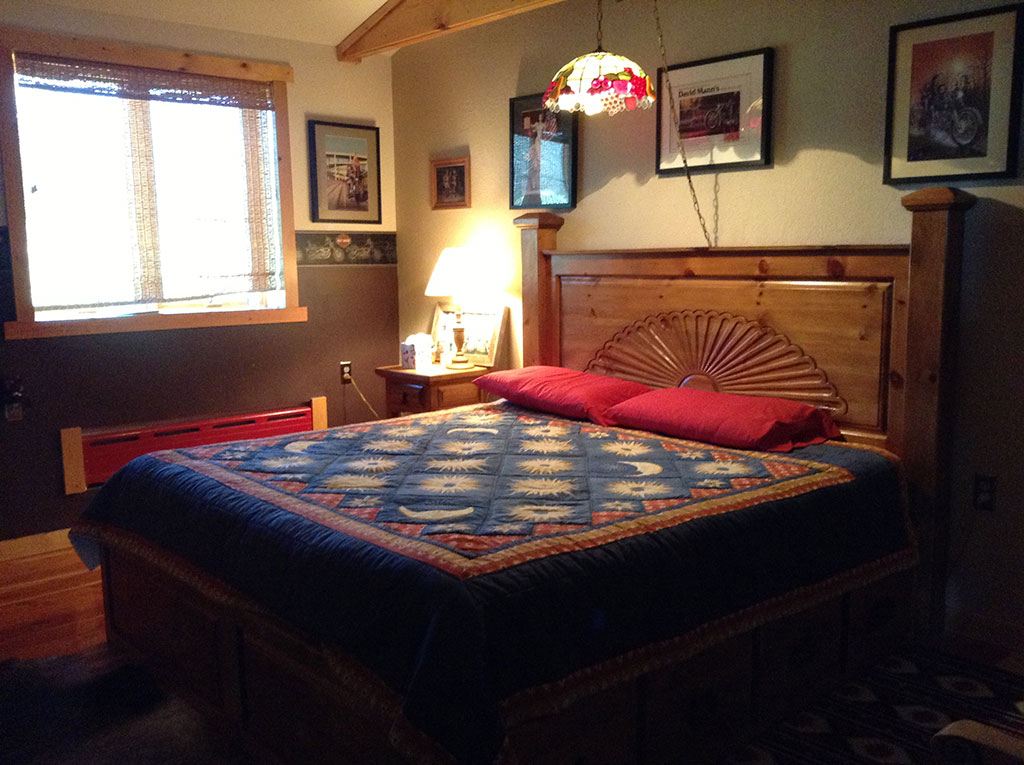 Mountain Dawn Lodge - Swinger Club in Eagle Nest, United States