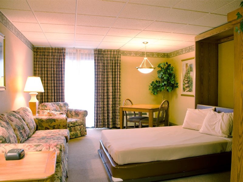Exotic Fantasies - Swinger Club in Farmington Hills, United States