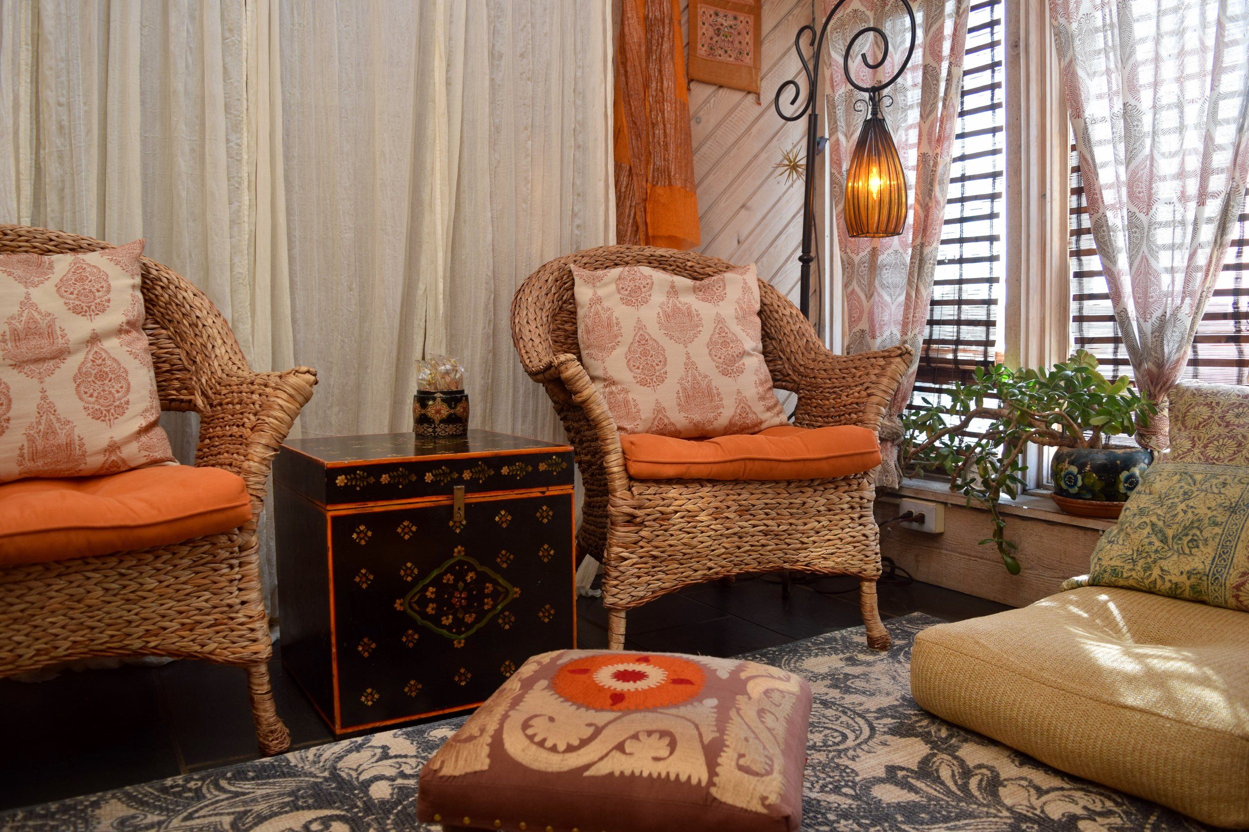 Tantra Face & Body Aveda - Erotic Massage in Ferndale, United States