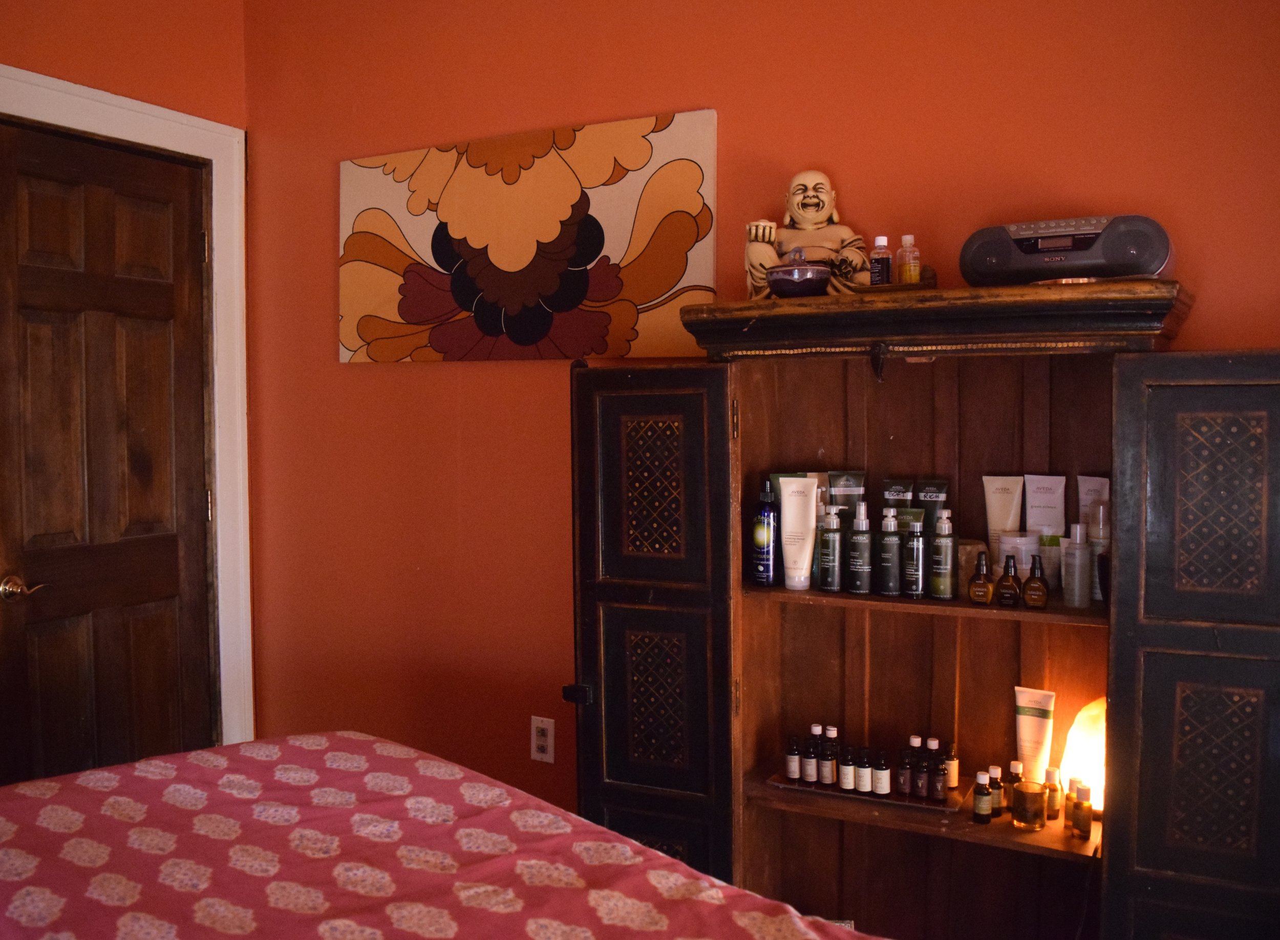 Tantra Face & Body Aveda - Erotic Massage in Ferndale, United States