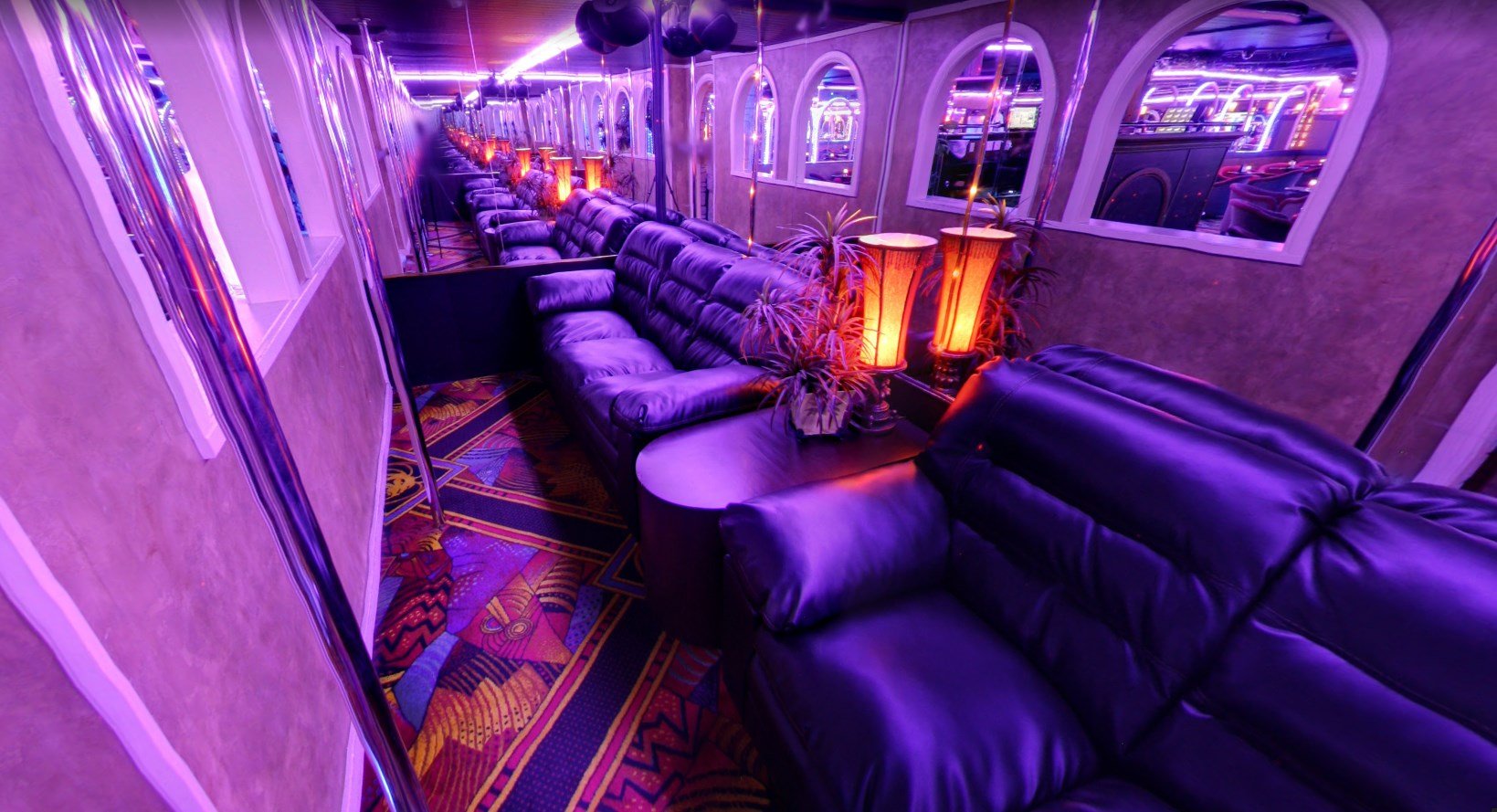 showgirl 1 Gentlemen's Club - Nightclub in Fort Wayne, United States
