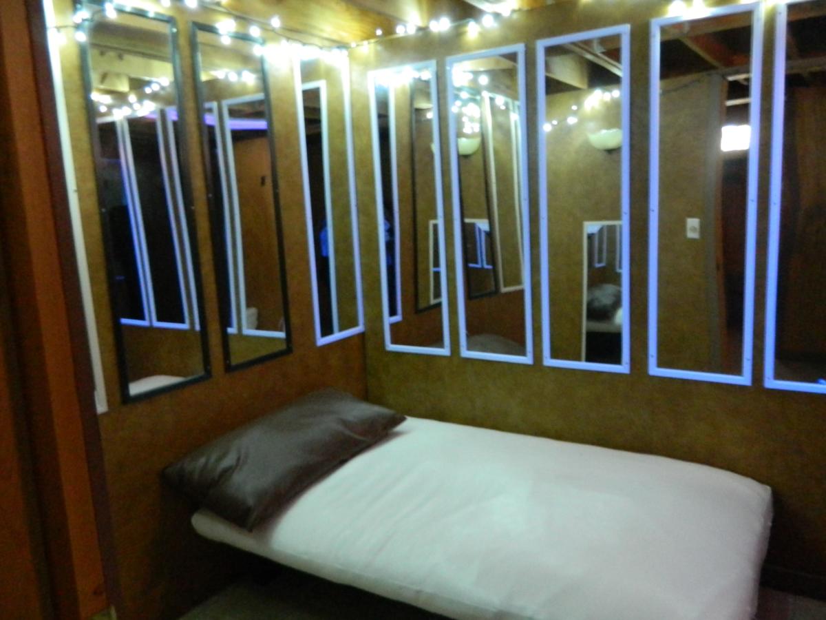 Pleasure Palace 51 - Swinger Club in Galesburg, United States