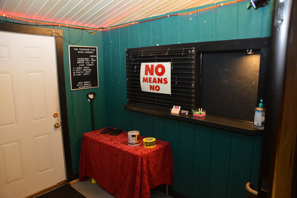 The Riverside Club - Swinger Club in Gallipolis Ferry, United States