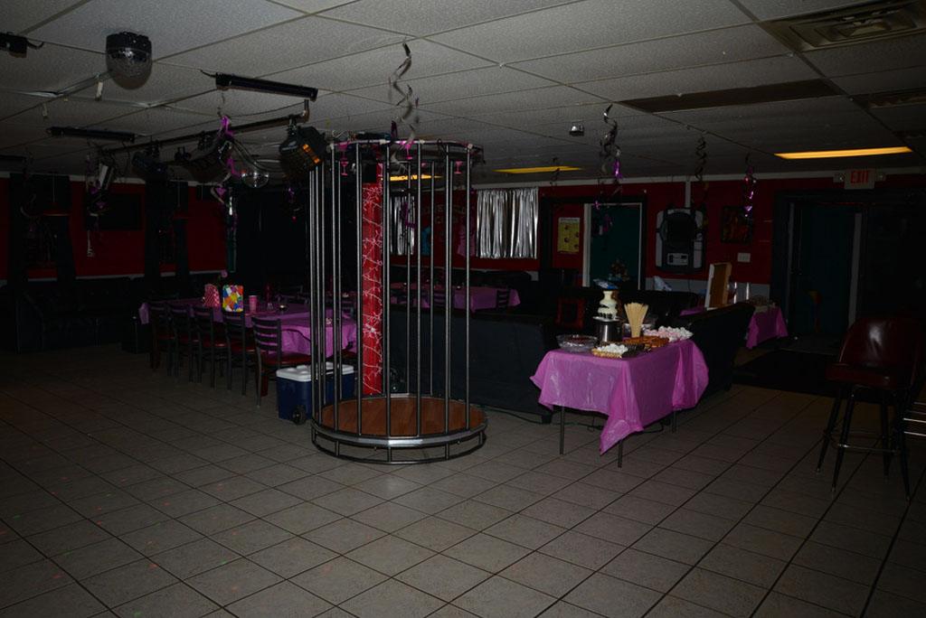 The Riverside Club - Swinger Club in Gallipolis Ferry, United States