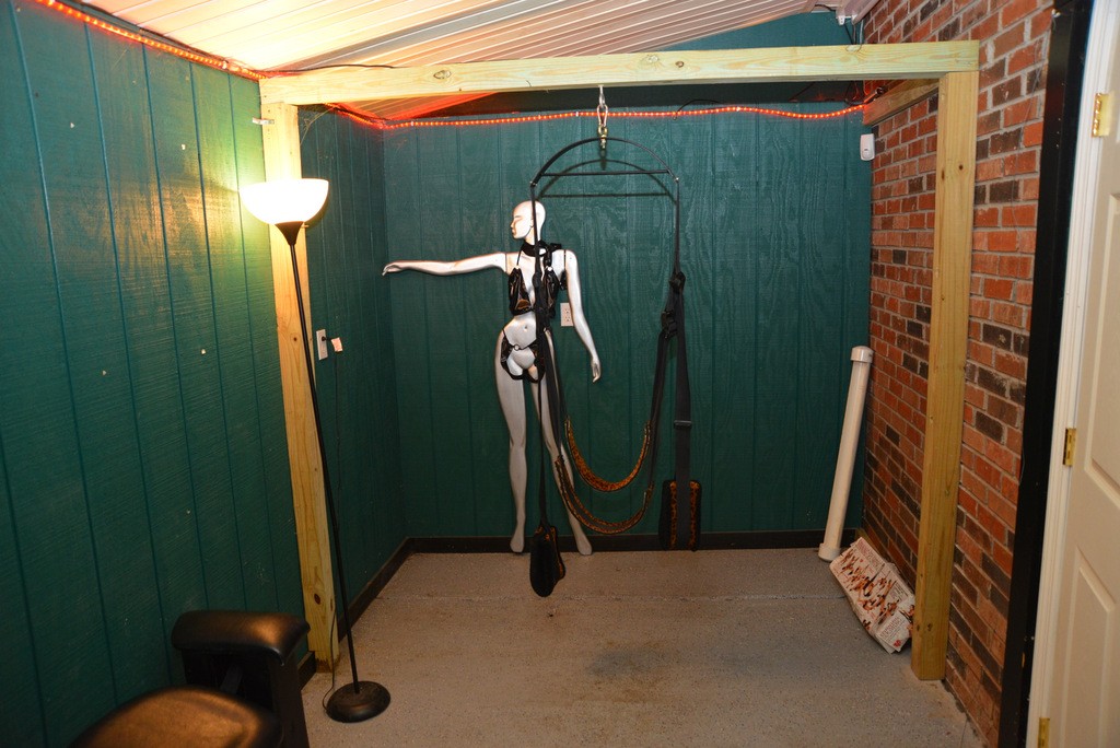The Riverside Club - Swinger Club in Gallipolis Ferry, United States