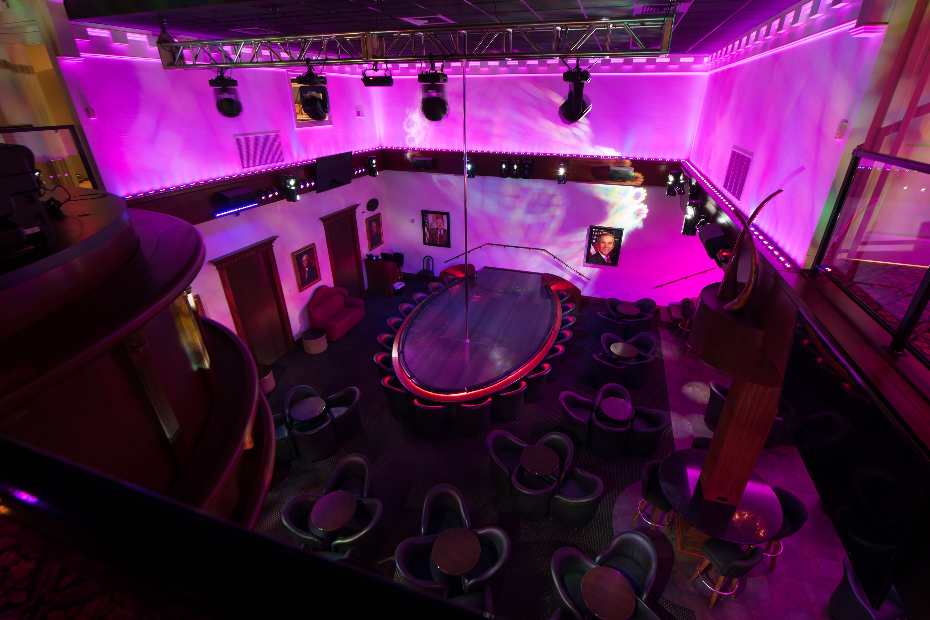Oval Office Club - Nightclub in Green Bay, United States