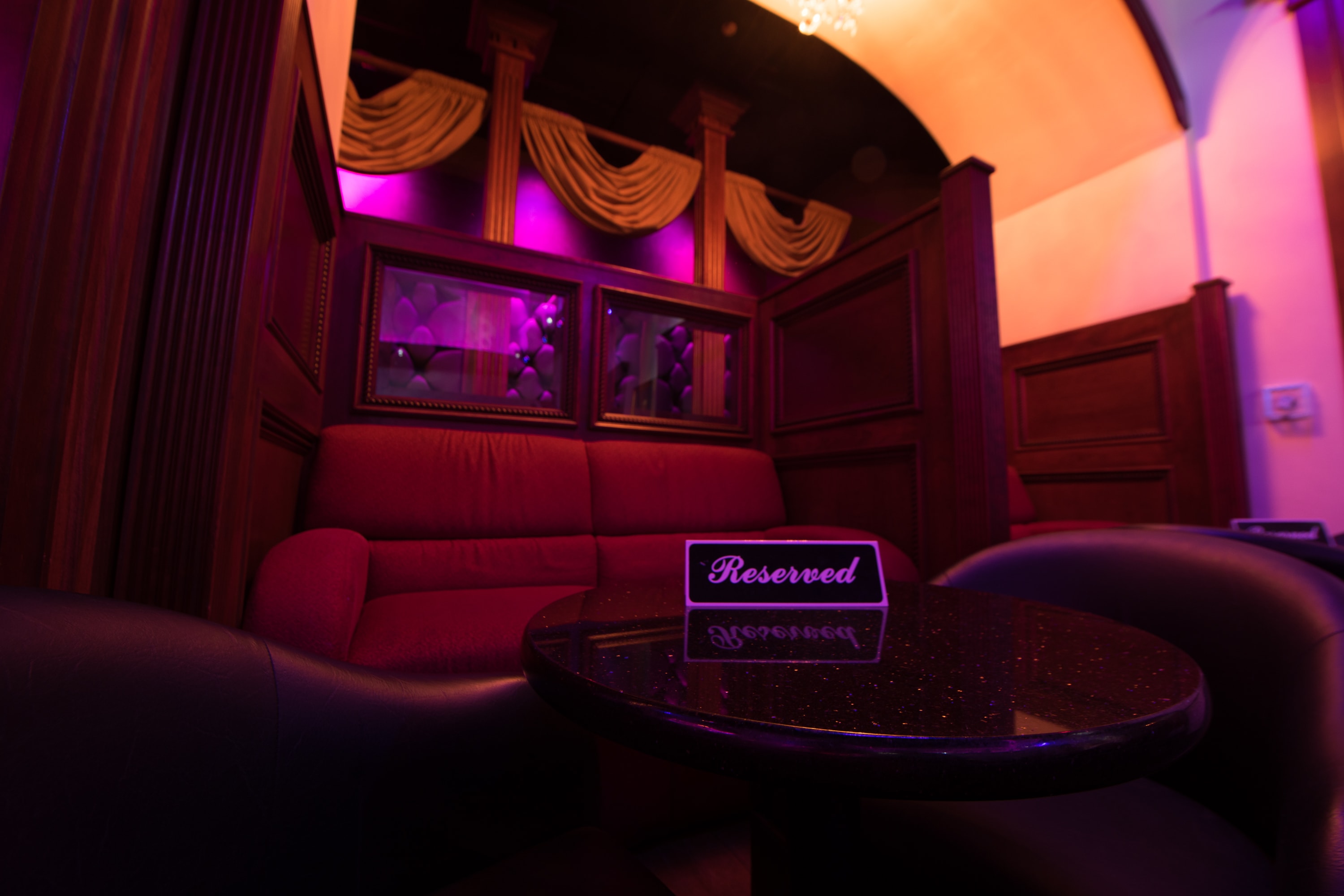 Oval Office Club - Nightclub in Green Bay, United States