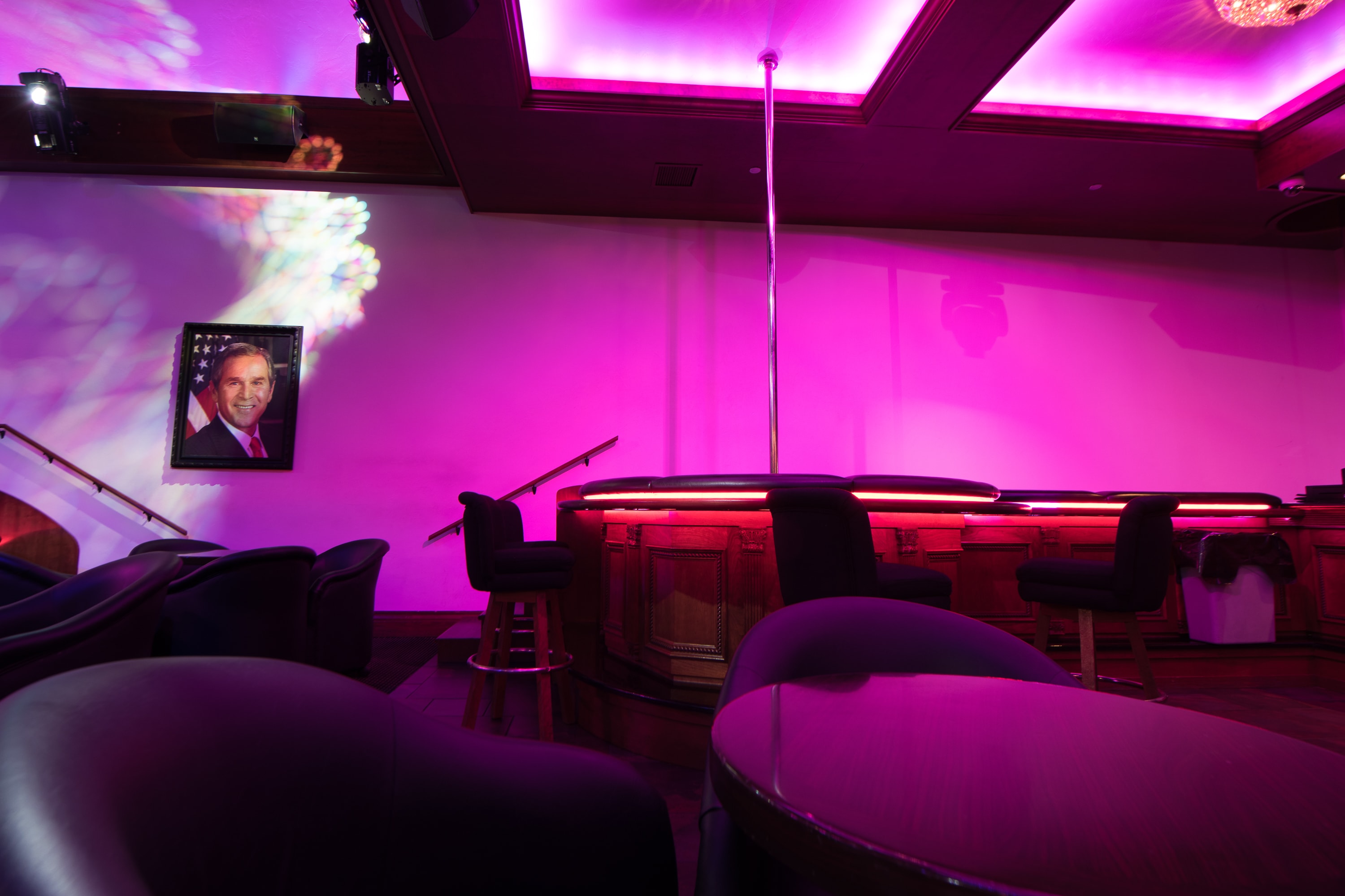 Oval Office Club - Nightclub in Green Bay, United States