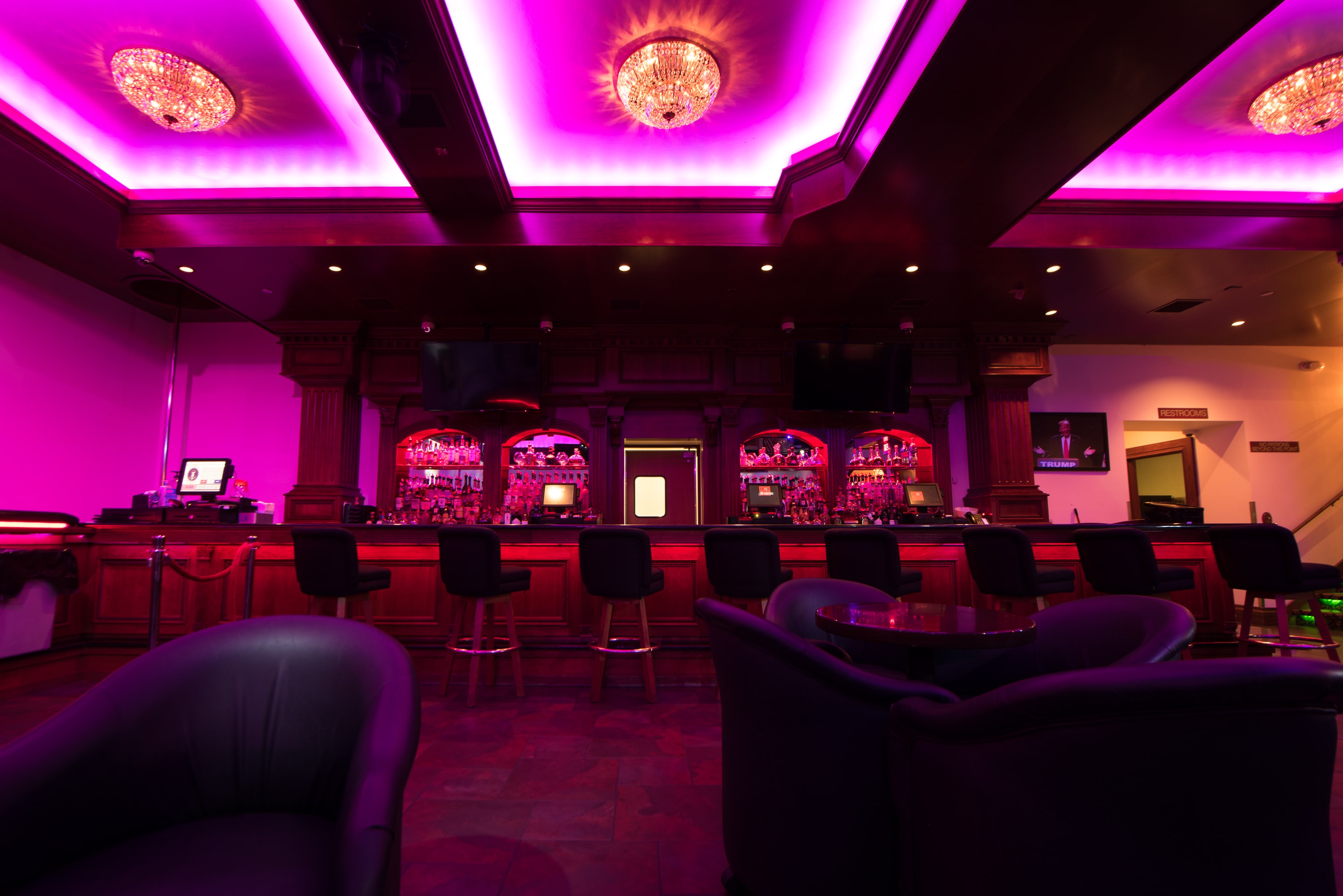Oval Office Club - Nightclub in Green Bay, United States