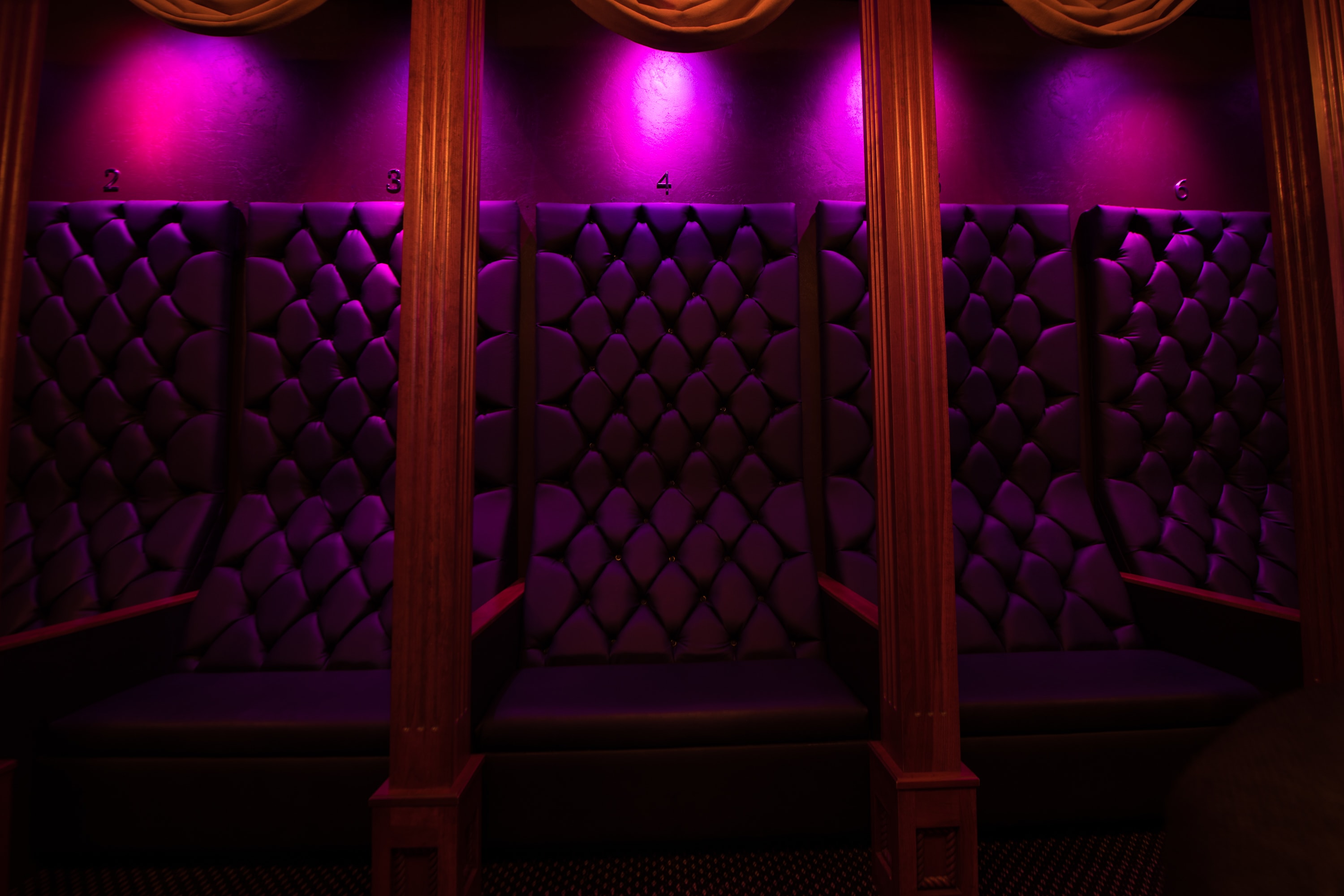 Oval Office Club - Nightclub in Green Bay, United States