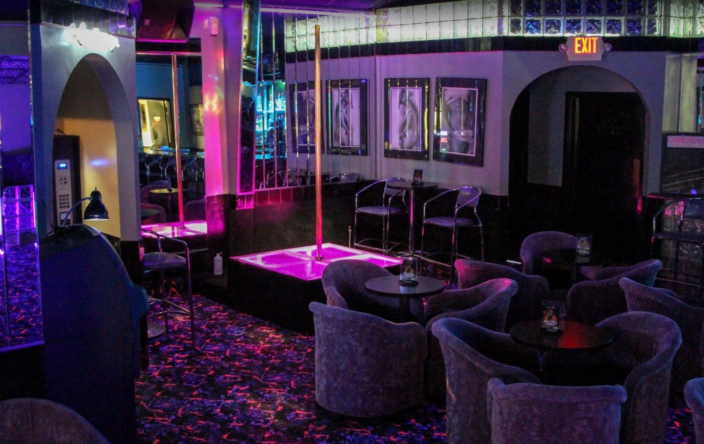 Centerfolds Gentlemen's Club - Nightclub in Greensboro, United States