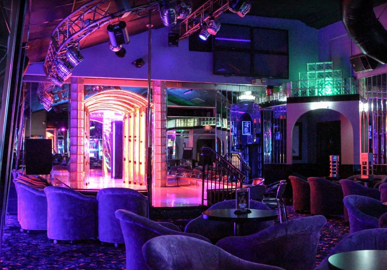 Centerfolds Gentlemen's Club - Nightclub in Greensboro, United States