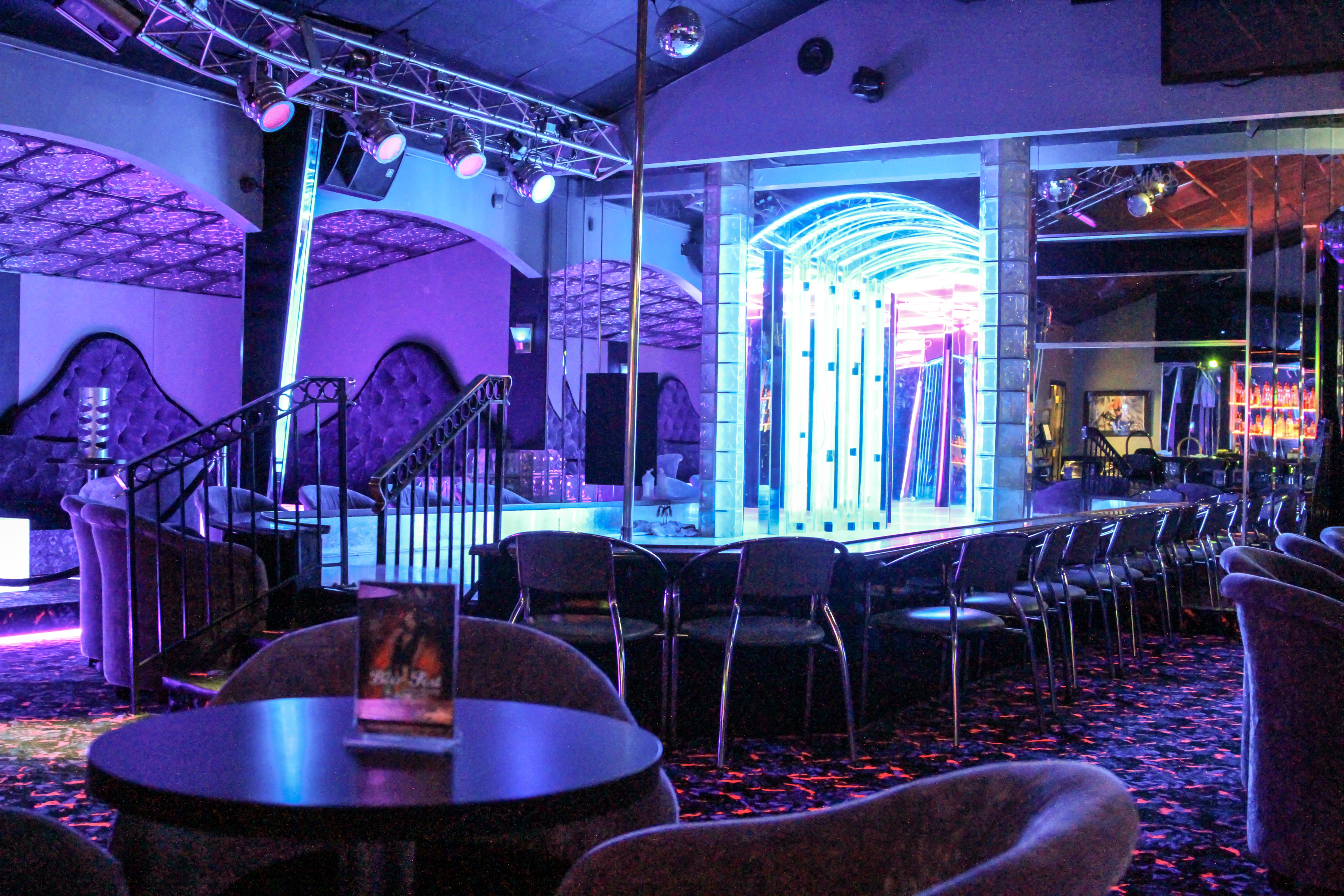 Centerfolds Gentlemen's Club - Nightclub in Greensboro, United States