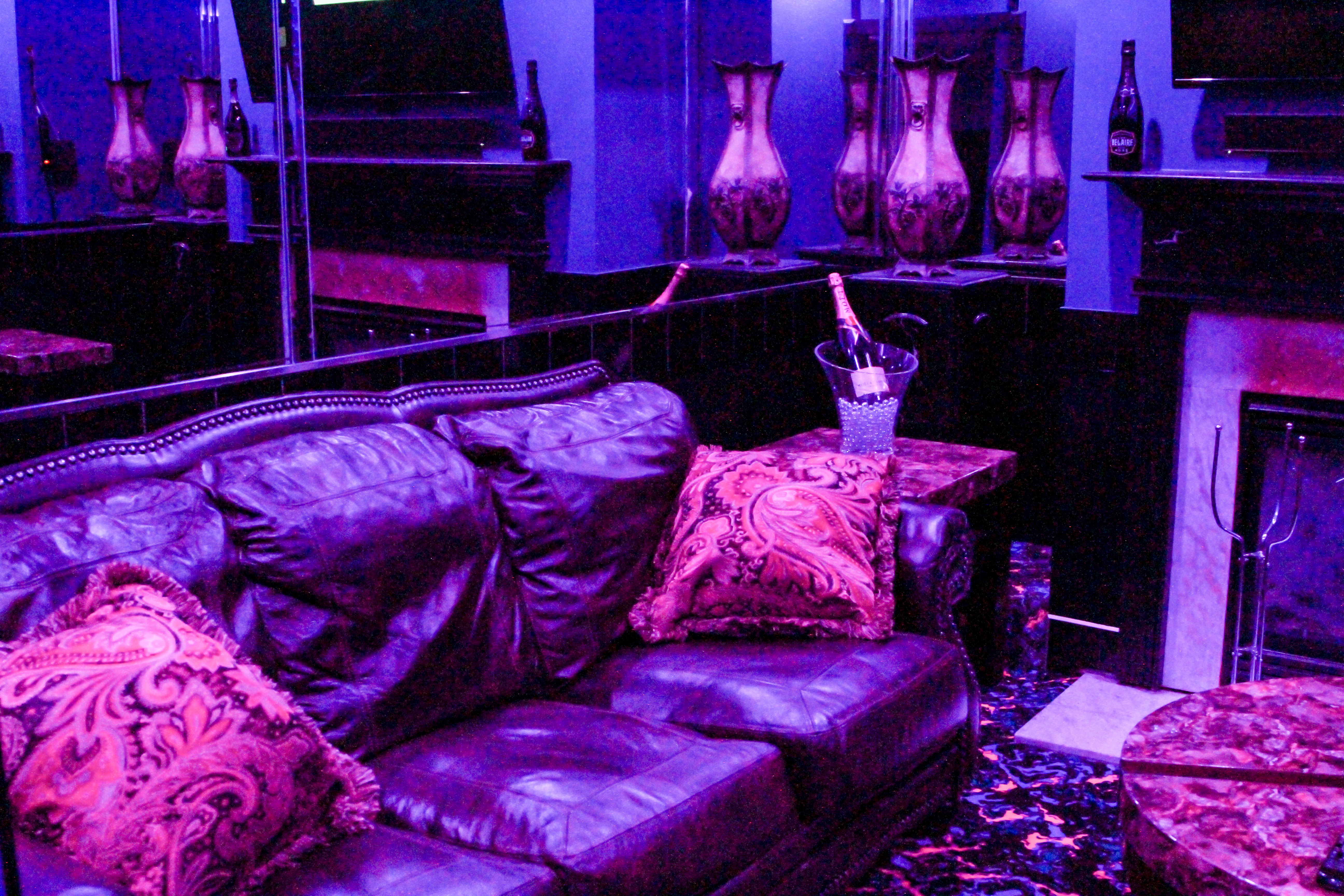 Centerfolds Gentlemen's Club - Nightclub in Greensboro, United States