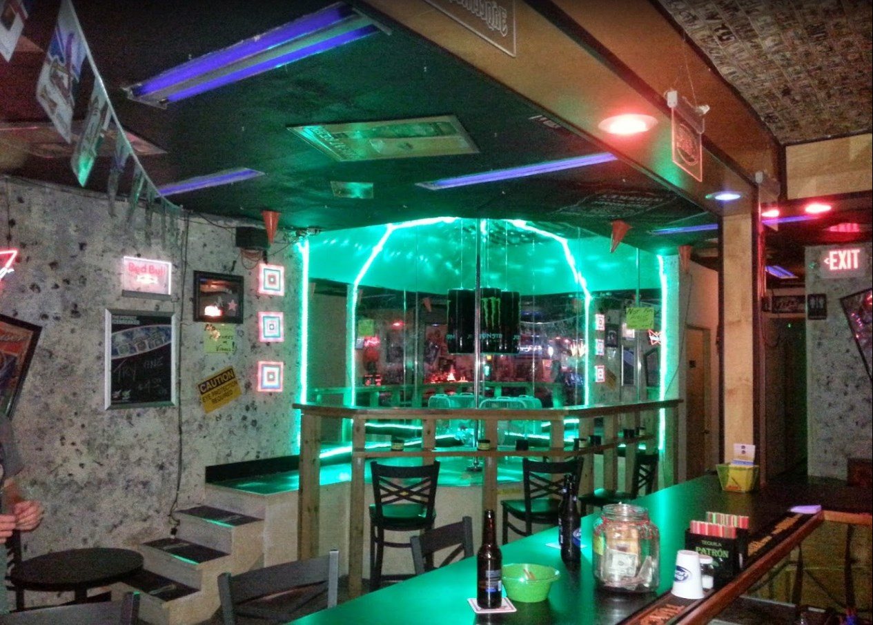 Ole Milt's - Dance Bar - Nightclub in Hannibal, United States