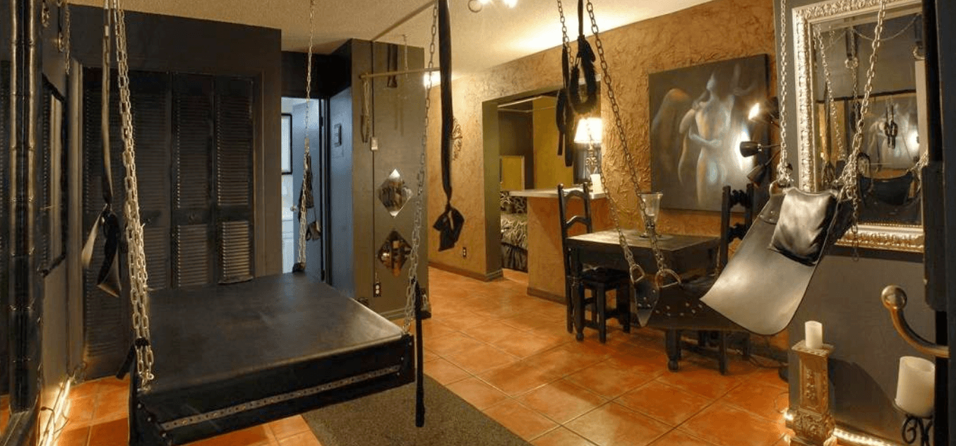 Rooftop Resort - Fkk in Hollywood, United States