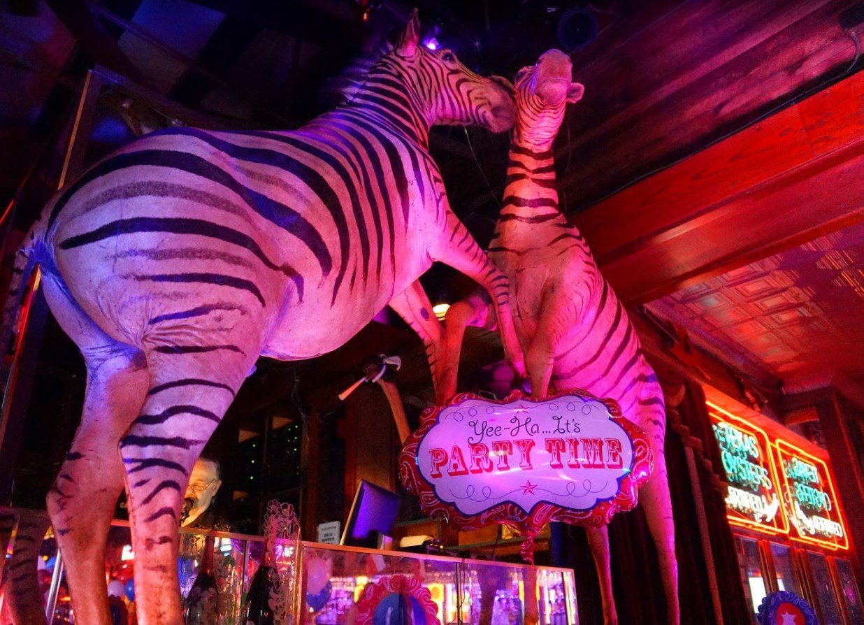 The Colorado Sports Bar & Grill - Nightclub in Houston, United States