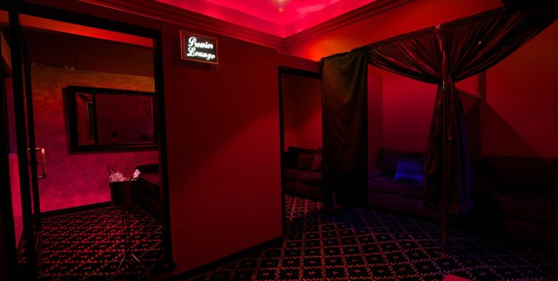 Jet Strip - Nightclub in Inglewood, United States