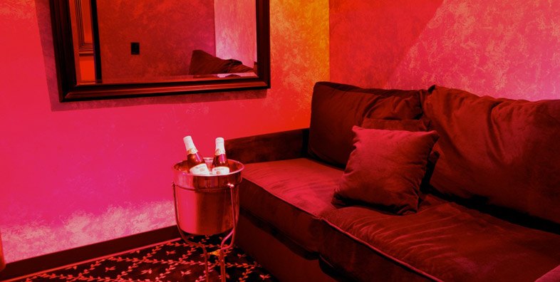 Jet Strip - Nightclub in Inglewood, United States