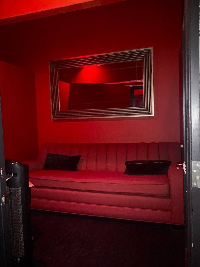 Jet Strip - Nightclub in Inglewood, United States