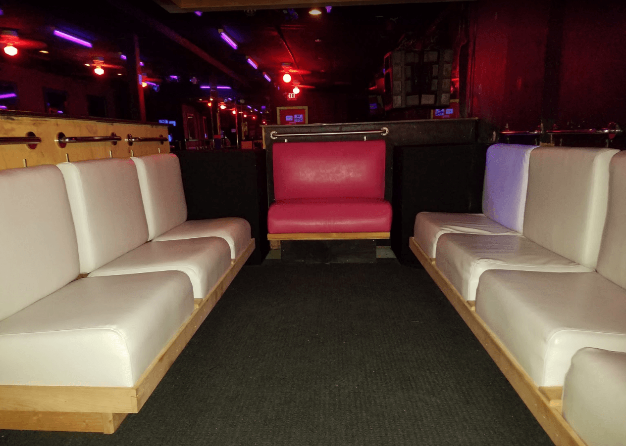 The Outhouse - Nightclub in Lawrence, United States