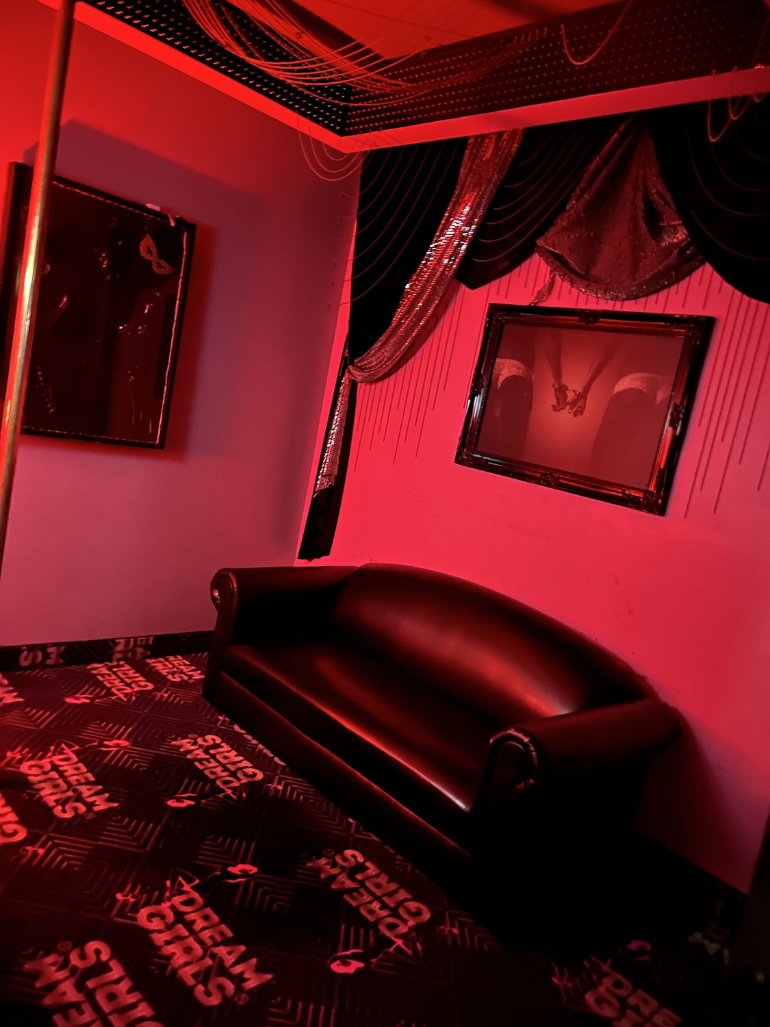 Dream Girls - Nightclub in Lincoln Park, United States