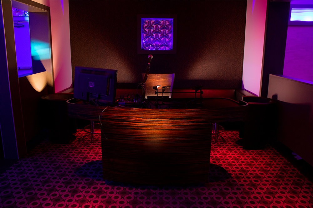 Crazy Horse Gentlemen's Club - Nightclub in Lockhart, United States