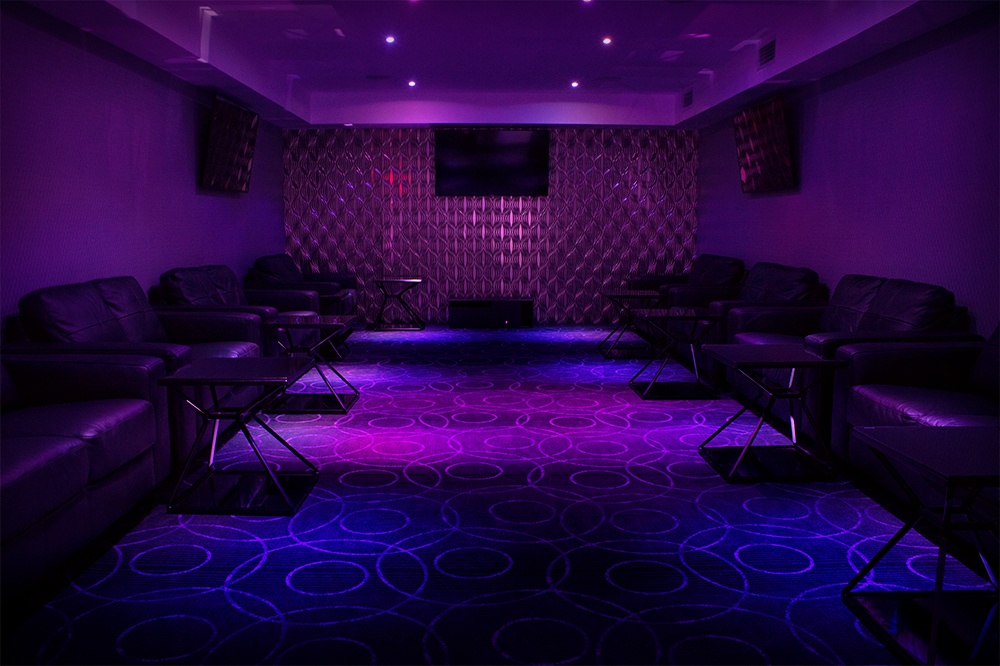 Crazy Horse Gentlemen's Club - Nightclub in Lockhart, United States