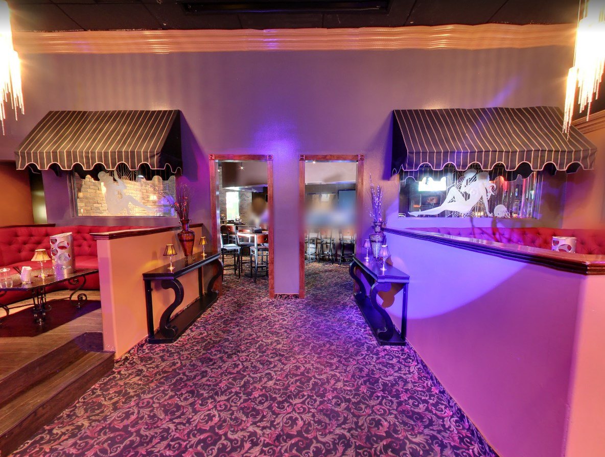 Dames N' Games Topless Sports Bar Los Angeles - Nightclub in Los Angeles, United States