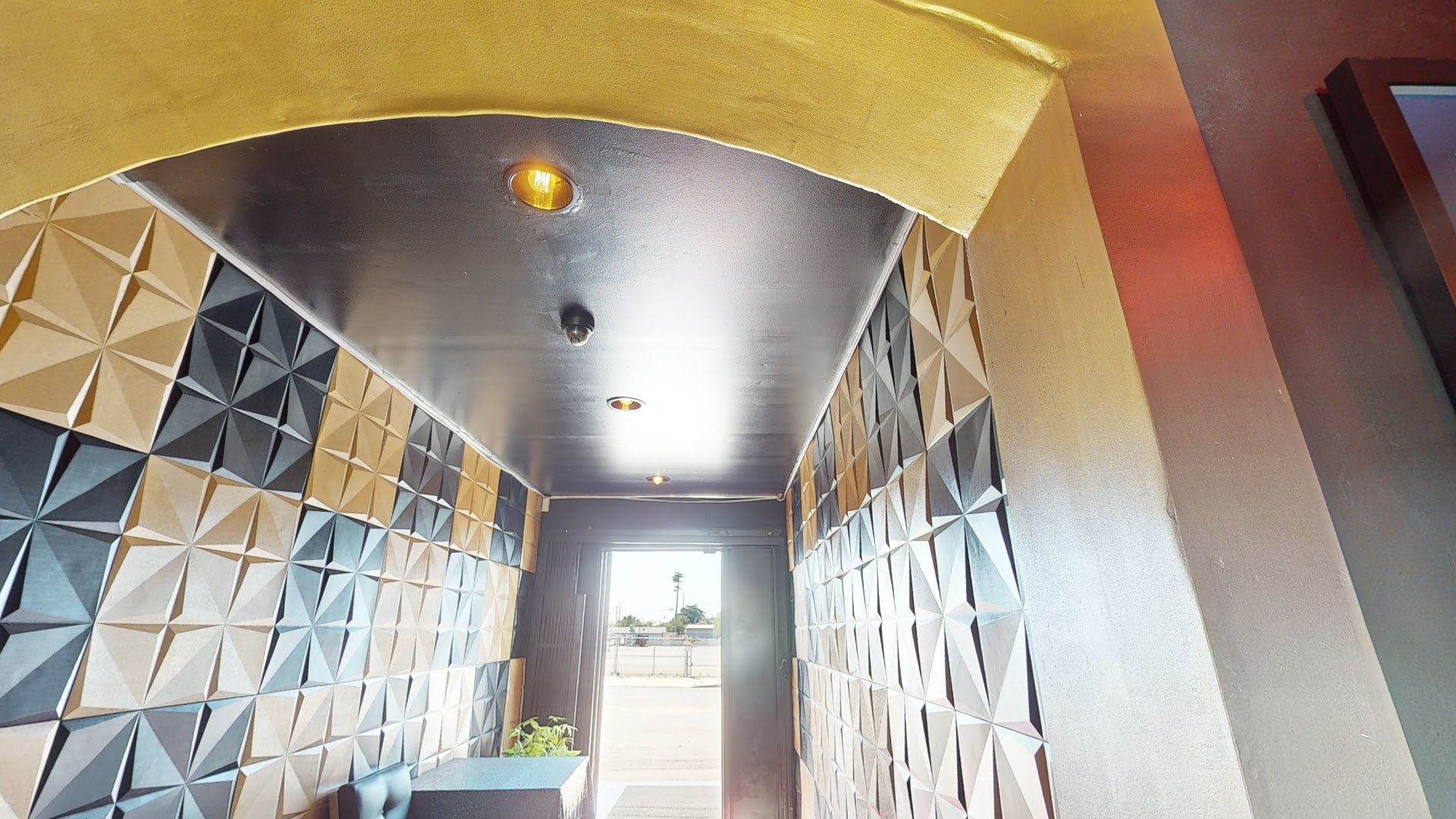 La Vida Gentlemen's Club - Nightclub in Los Angeles, United States