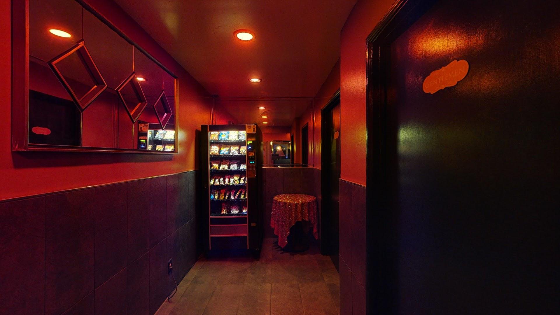 La Vida Gentlemen's Club - Nightclub in Los Angeles, United States
