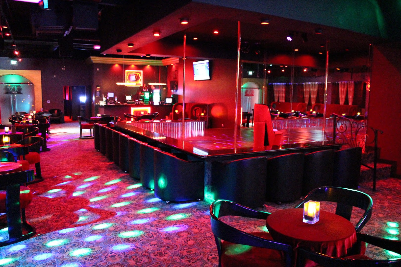 La Vida Gentlemen's Club - Nightclub in Los Angeles, United States