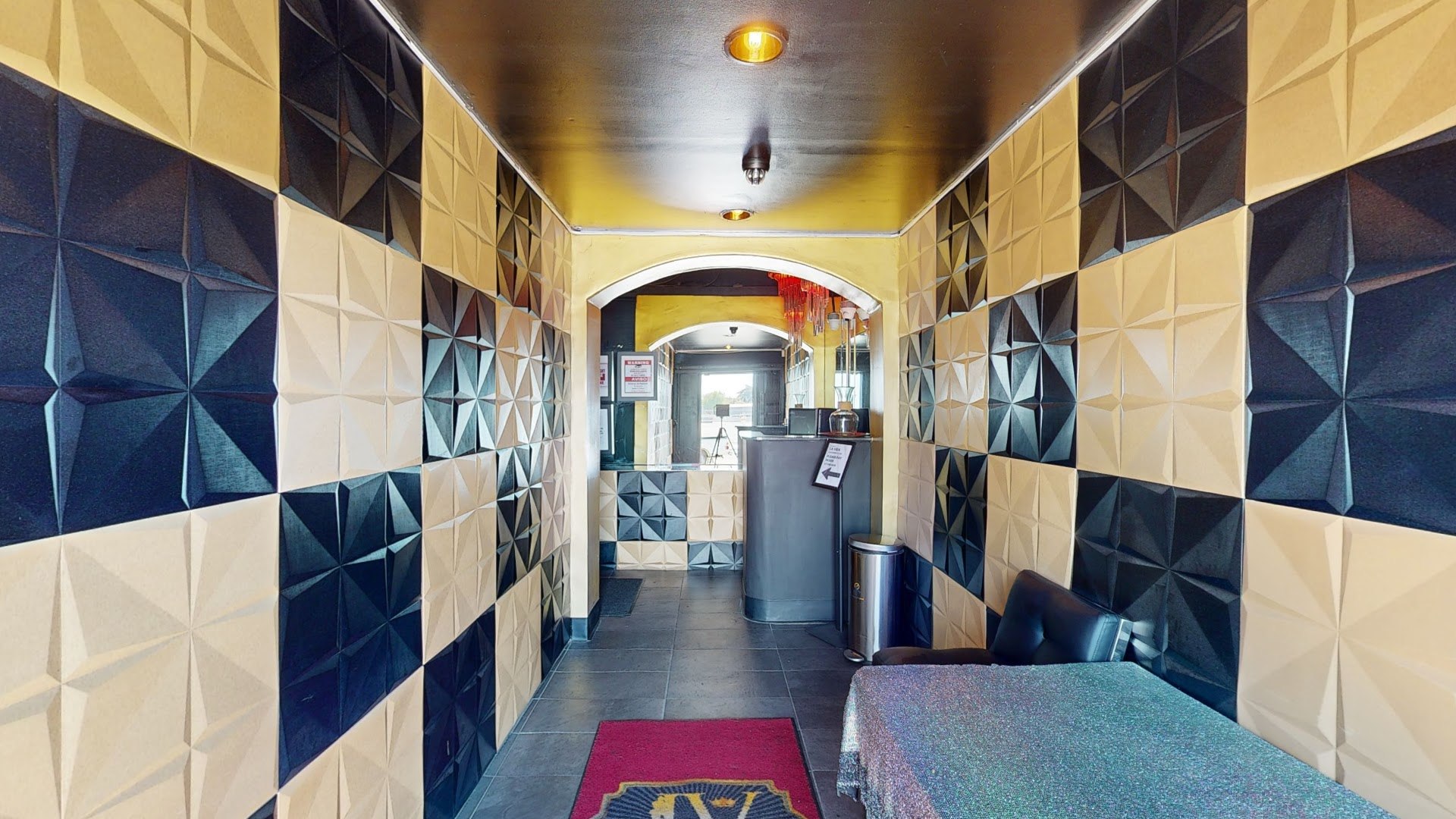 La Vida Gentlemen's Club - Nightclub in Los Angeles, United States